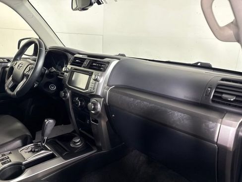 Used 2016 Toyota 4Runner SR5 Premium AWD/4WD image 34