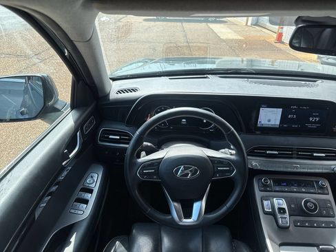 Used 2021 Hyundai Palisade Limited FWD image 2