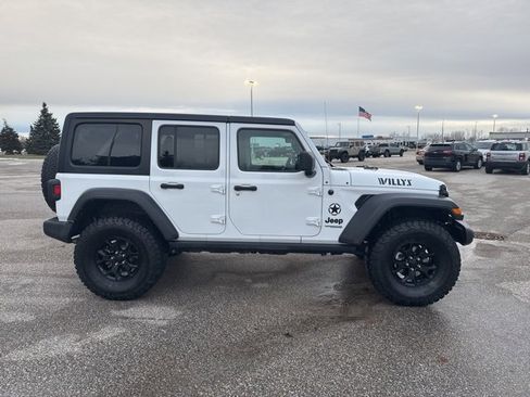 Used 2022 Jeep Wrangler Unlimited Sport image 4
