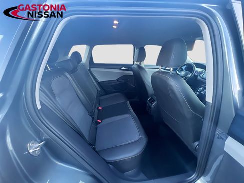 Used 2024 Volkswagen Taos SE image 35