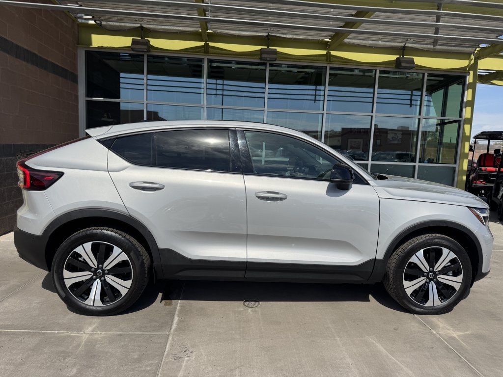 Used 2023 Volvo C40 P8 Recharge Plus w/ Protection Package Premier AWD/4WD image 9