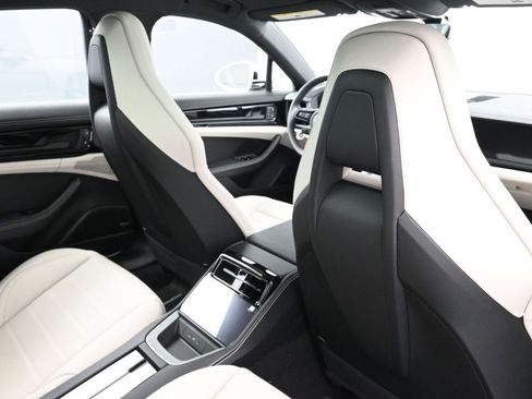 Certified 2026 Porsche Panamera image 7