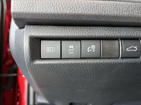 Used 2025 Toyota Camry LE w/ Convenience Package image 27