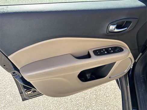 Used 2019 Jeep Compass Sport image 10