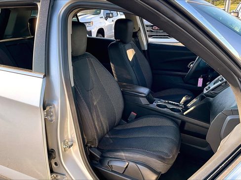 Used 2017 Chevrolet Equinox LS FWD image 7