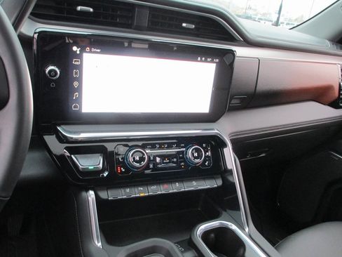 Certified 2024 GMC Sierra 2500 Denali w/ Denali Reserve Package image 34