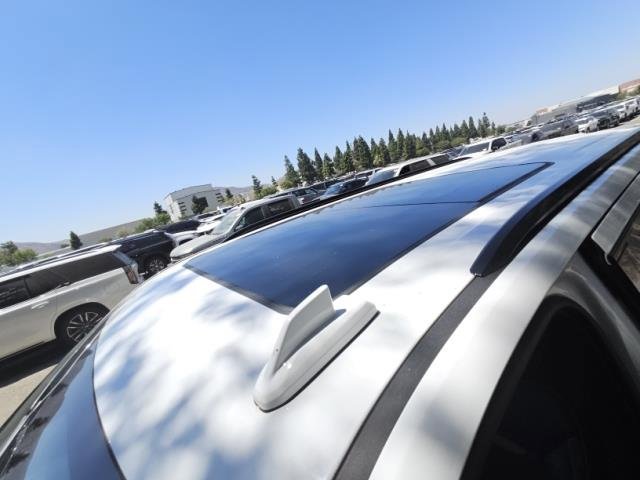Used 2023 GMC Yukon XL AT4 w/ AT4 Premium Package AWD/4WD image 2