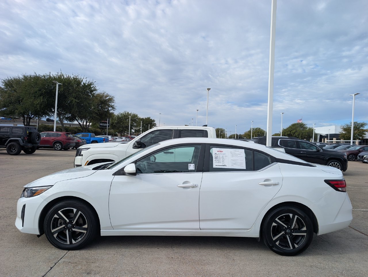 Used 2024 Nissan Sentra SV FWD image 3