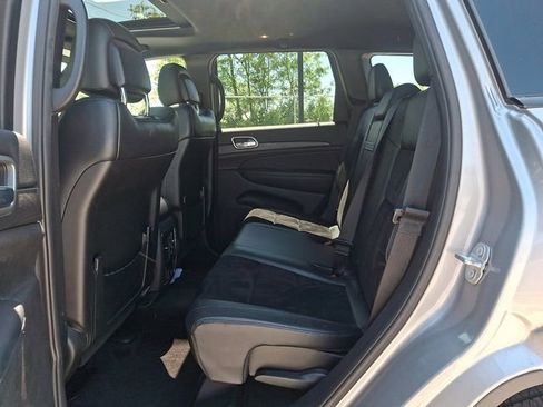 Used 2017 Jeep Grand Cherokee Altitude AWD/4WD image 13