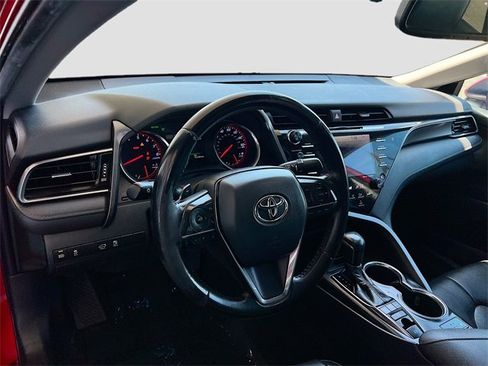 Used 2019 Toyota Camry XSE image 9