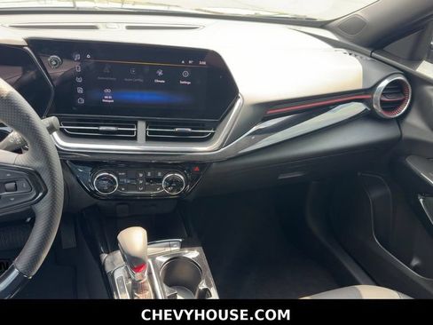 Used 2026 Chevrolet Trax RS w/ Driver Confidence Package FWD image 18