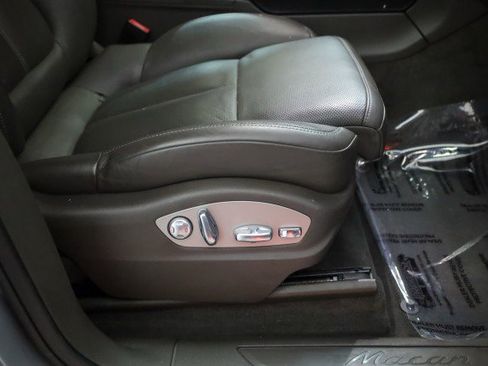 Used 2018 Porsche Macan image 26