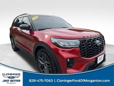 Used 2025 Ford Explorer ST AWD/4WD image 1