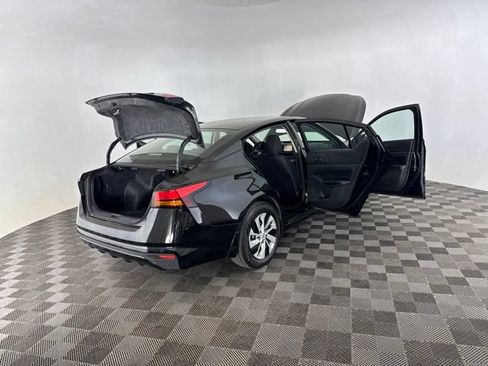 Used 2023 Nissan Altima 2.5 S FWD image 14