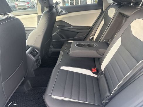 New 2026 Volkswagen Taos SEL AWD/4WD image 29
