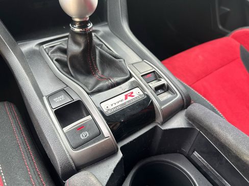 Used 2019 Honda Civic Type R image 12