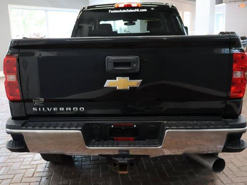 Used 2019 Chevrolet Silverado 2500 W/T w/ WT Convenience Package AWD/4WD image 6