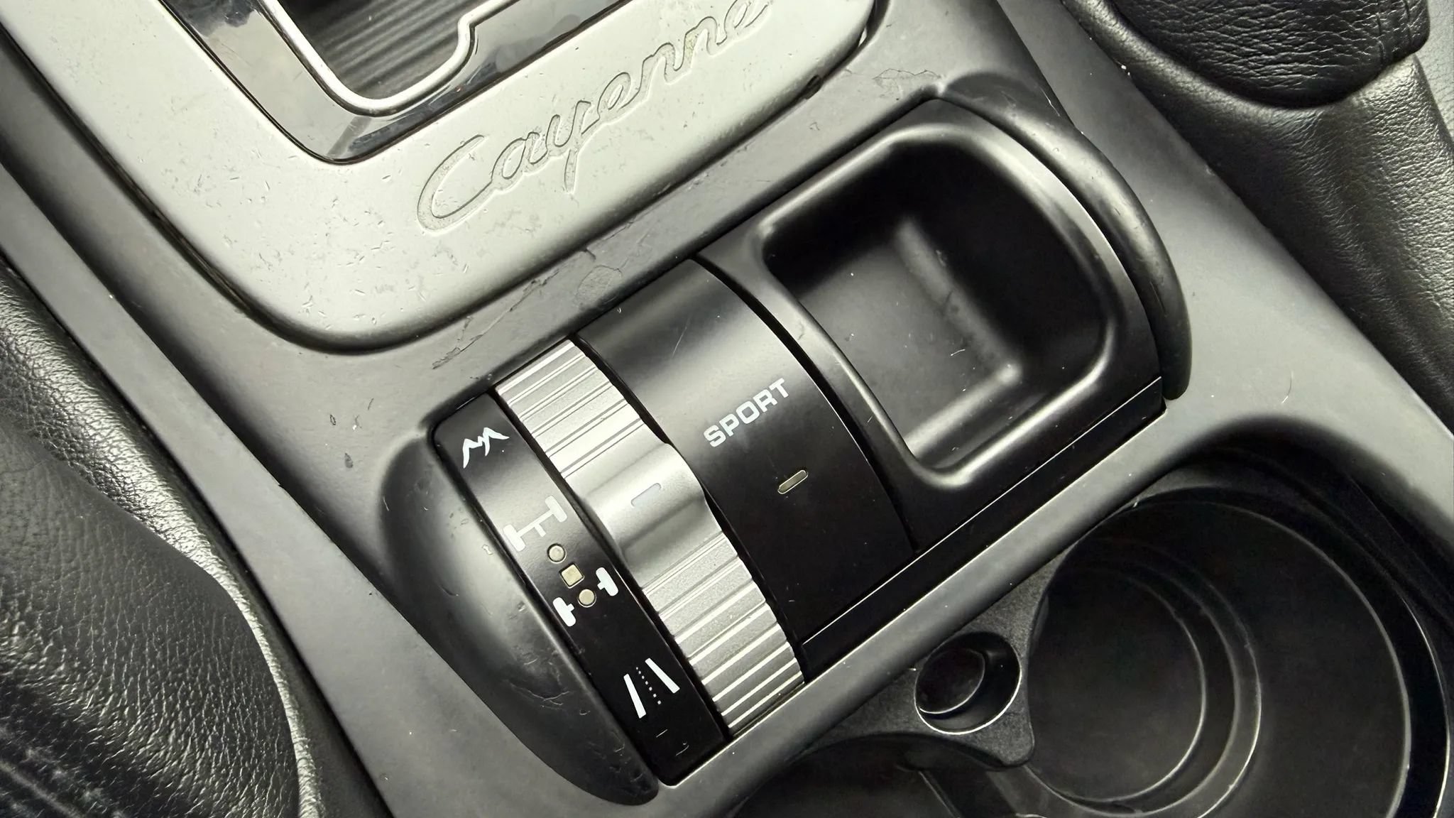 Used 2010 Porsche Cayenne AWD/4WD image 24