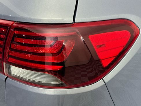 Used 2019 Kia Sorento S image 32