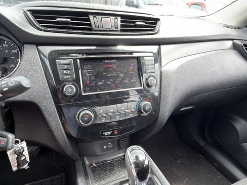Used 2020 Nissan Rogue Sport S FWD image 31