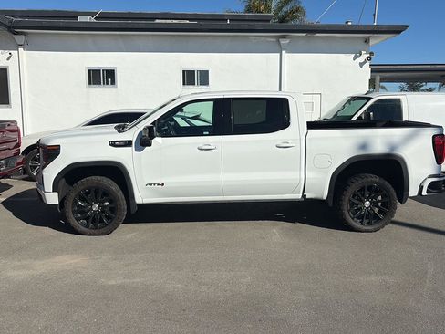 Used 2023 GMC Sierra 1500 AT4 w/ AT4 Premium Package image 2