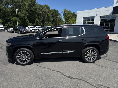 Certified 2022 GMC Acadia Denali w/ Denali Ultimate Package AWD/4WD image 2