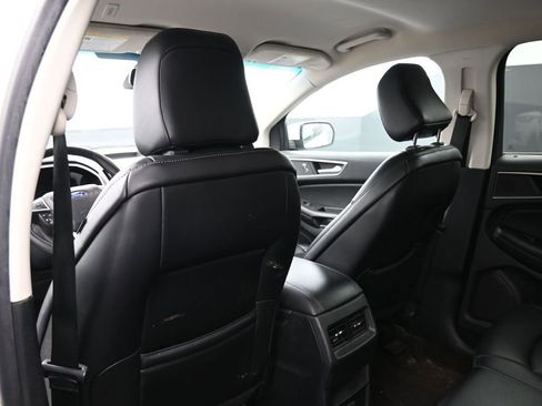 Used 2020 Ford Edge SEL w/ Cold Weather Package FWD image 21
