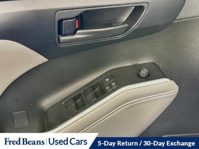 Used 2022 Toyota Highlander LE AWD/4WD image 24