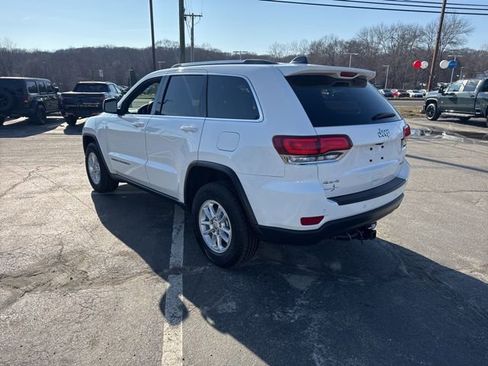 Used 2020 Jeep Grand Cherokee Laredo image 5