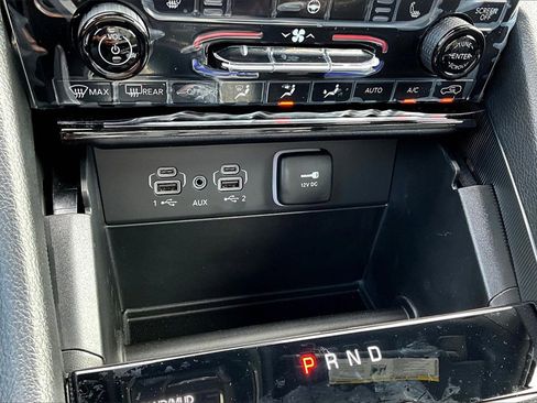 New 2025 Jeep Grand Cherokee L Limited image 27