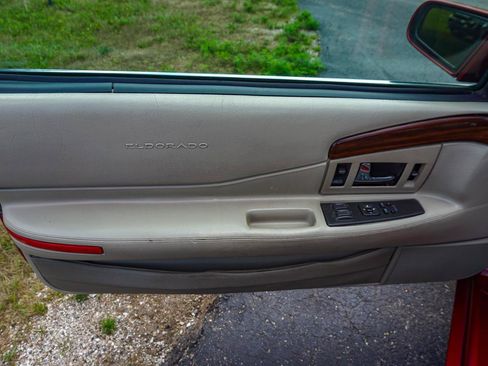 Used 1999 Cadillac Eldorado Touring FWD image 18
