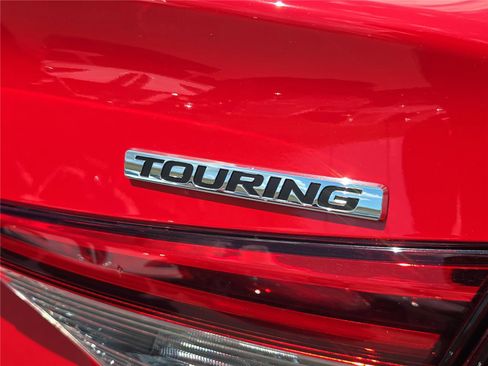 Used 2024 Honda Civic Touring image 9