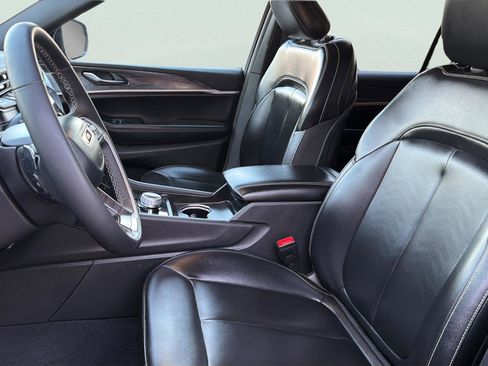 Used 2024 Jeep Grand Cherokee L Limited w/ Black Appearance Package image 3