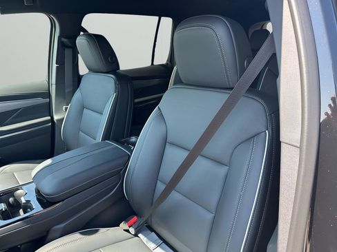 New 2026 Buick Enclave Preferred w/ LPO, Floor Liner Package image 25