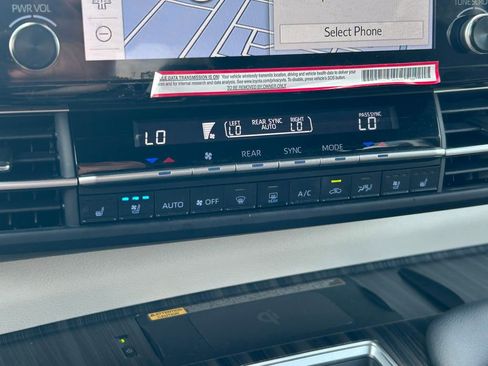 Used 2024 Toyota Sienna Platinum image 36