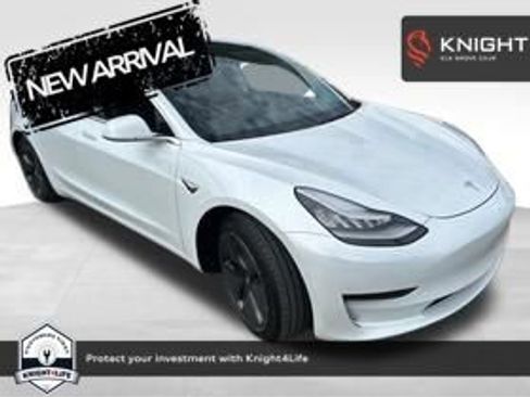 Used 2020 Tesla Model 3 Standard Range Plus image 1