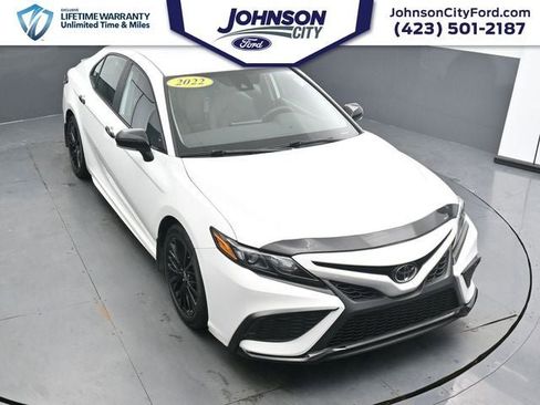 Used 2022 Toyota Camry SE w/ Convenience Package image 1