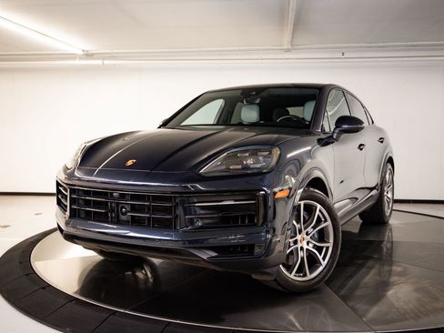 Certified 2024 Porsche Cayenne Coupe AWD/4WD image 1