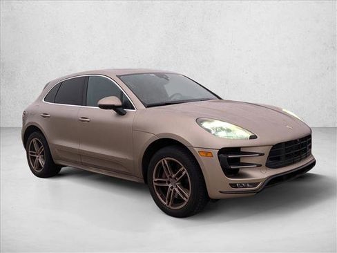Used 2018 Porsche Macan Turbo image 3