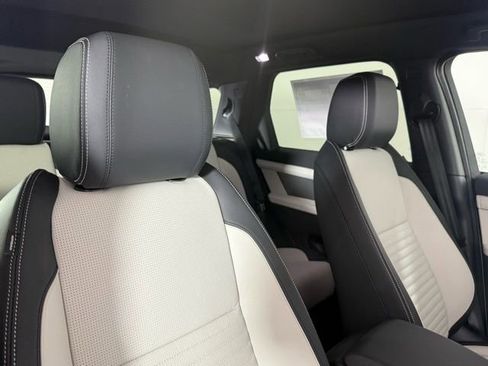 New 2026 Land Rover Discovery Sport Landmark image 32
