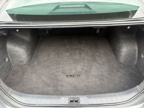 Used 2025 Nissan Altima 2.5 SV FWD image 31