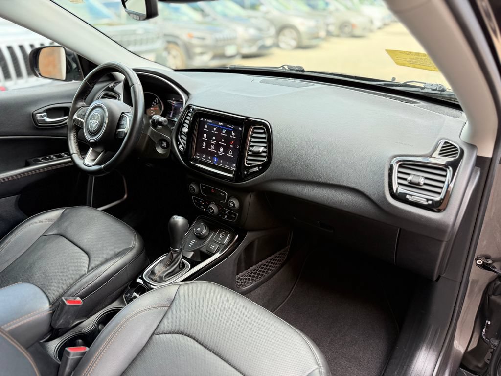 Used 2020 Jeep Compass Limited w/ Luxury Seat Group AWD/4WD image 15