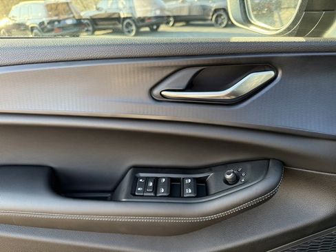 New 2025 Jeep Grand Cherokee Laredo X w/ Luxury Tech Group I image 15