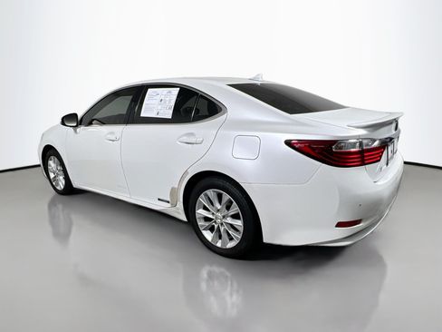 Used 2013 Lexus ES 300h w/ Luxury Pkg FWD image 8