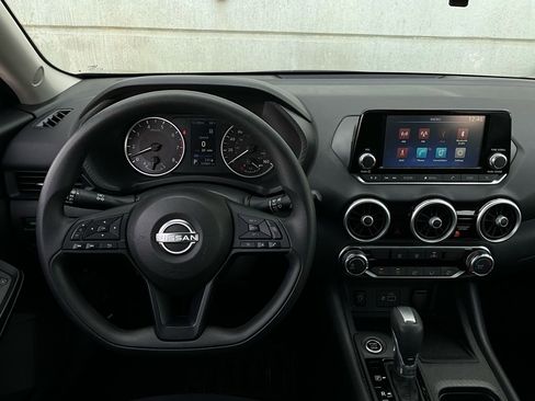 Used 2025 Nissan Sentra S image 12