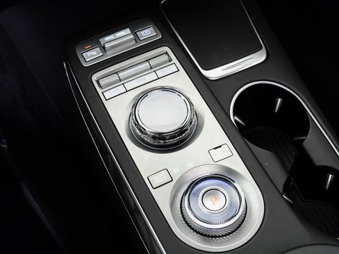 Used 2025 Genesis GV70 3.5T Sport w/ Sport Advanced Package image 19