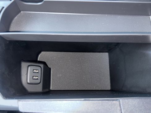 Used 2024 GMC Terrain SLT w/ Infotainment Package II image 22