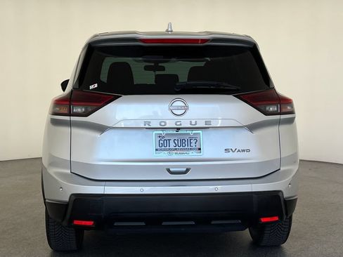 Used 2024 Nissan Rogue SV AWD/4WD image 5