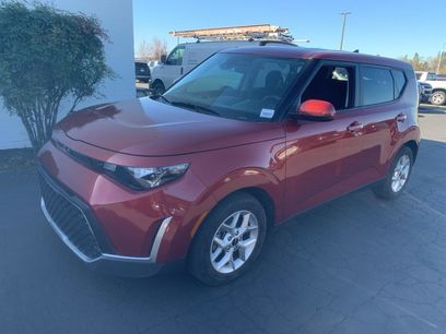 Used 2023 Kia Soul LX w/ LX Technology Package