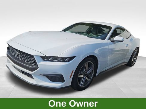 Used 2024 Ford Mustang Coupe RWD image 3